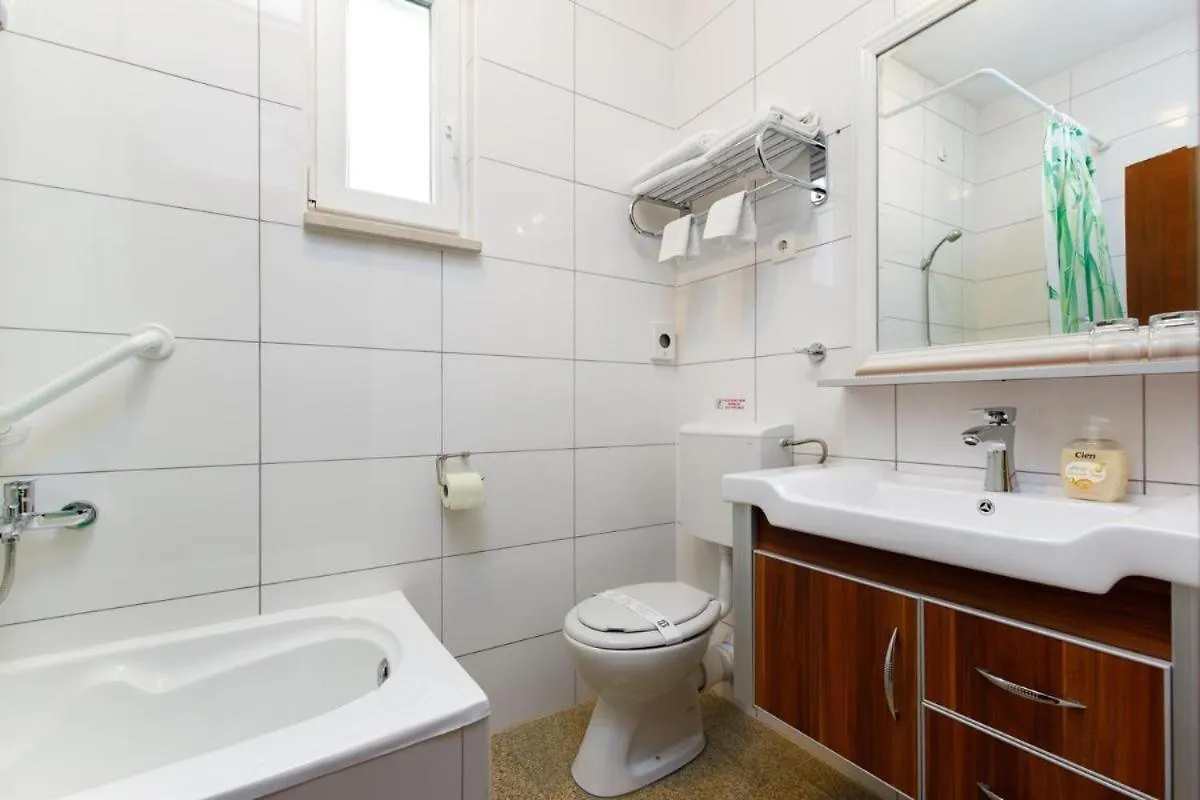 Fully Equiped Apartments Next To The Beach Split