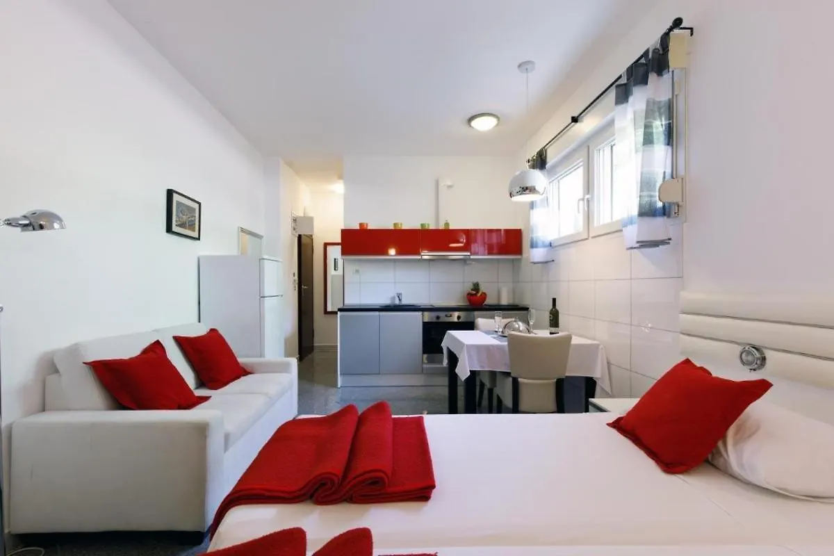Fully Equiped Apartments Next To The Beach Split